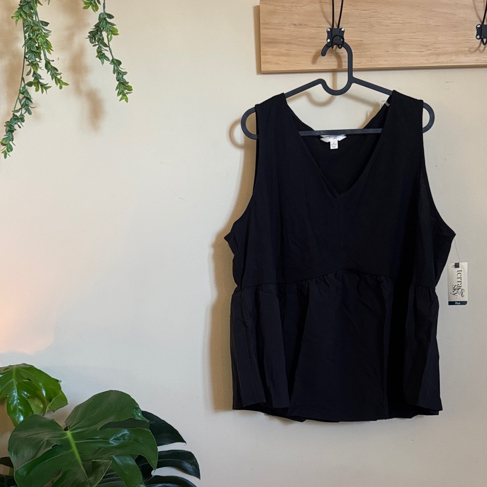 Terra & Sky Black V-Neck Sleeveless Blouse